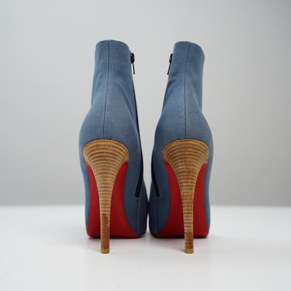Christian Louboutin - Picture 5 of 6